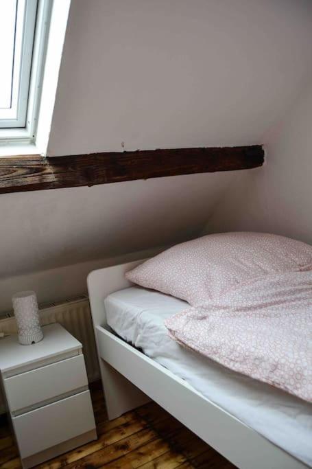 Schoene Dachgeschosswohnung Nahe Koeln Luaran gambar