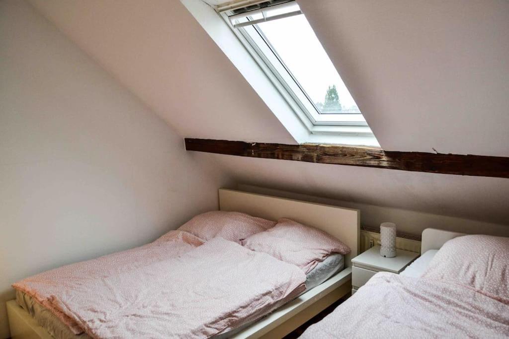 Schoene Dachgeschosswohnung Nahe Koeln Luaran gambar