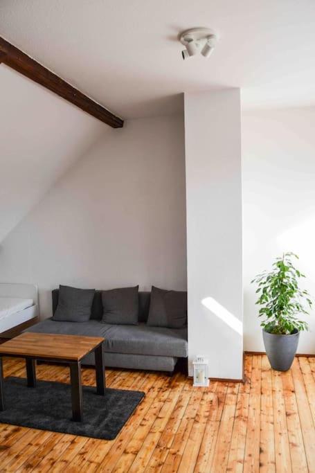 Schoene Dachgeschosswohnung Nahe Koeln Luaran gambar
